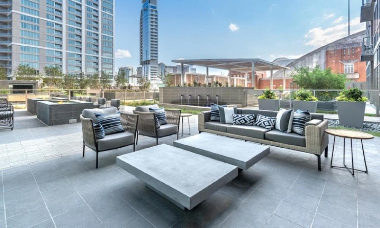 Downtown Dallas Apt With View Walking Distance To Aac With Free Parking Pool Wifi Luaran gambar